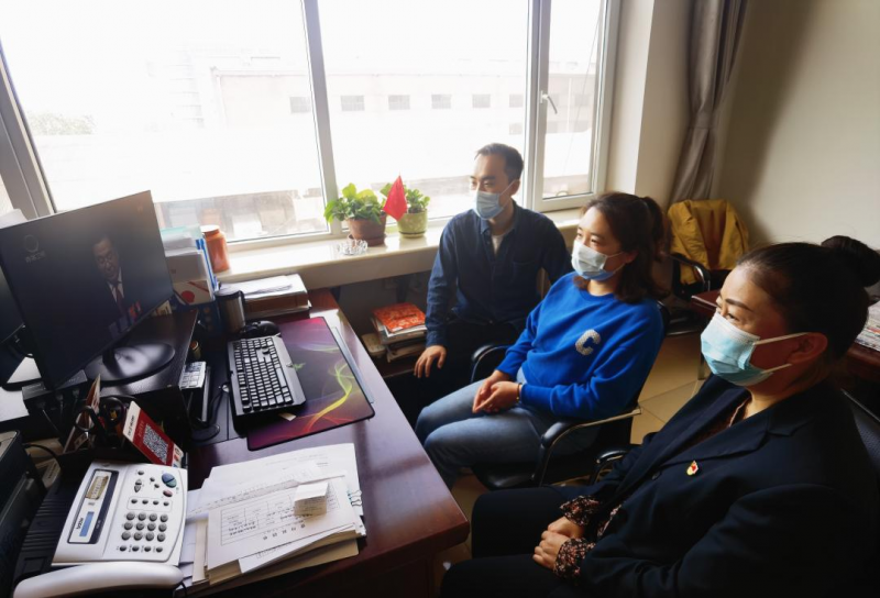 热博RB88配送公司党员干部职工收看中国共产党青海省第十四次代表大会开幕式