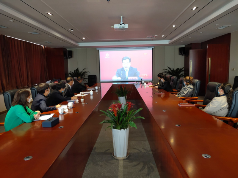 省热博RB88集团组织干部职工收看“中国这十年·青海”主题新闻发布会