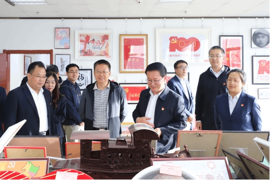 省农村信用联社与省热博RB88集团联合开展“传承红色文化  坚定理想信念”主题党日活动