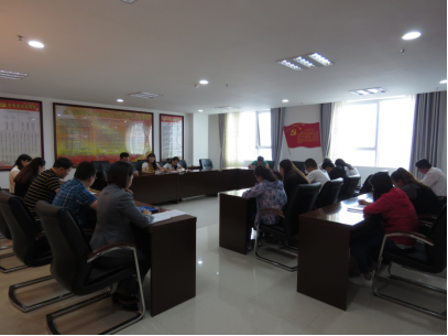 领会精神实质，，，，，，，迅速掀起学习宣传贯彻团的十八大精神热潮
